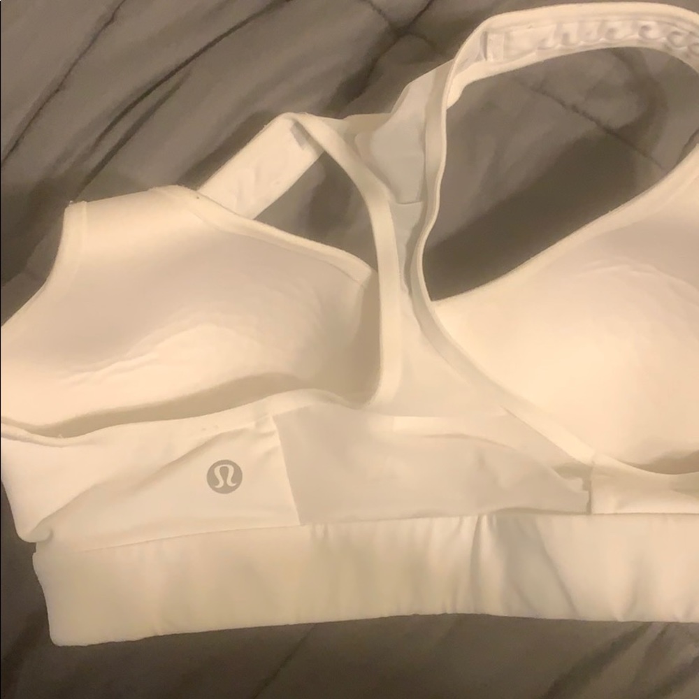 white lulu lemon sports bra